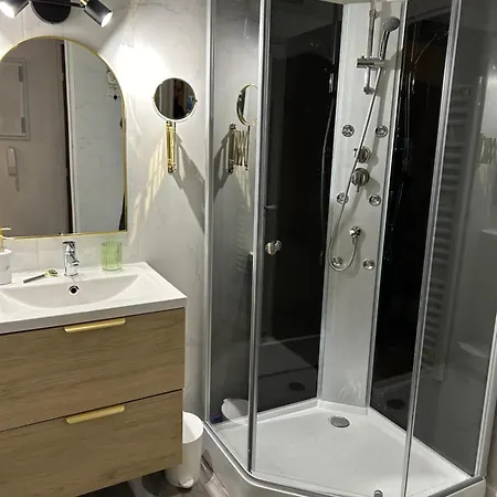 La Emeraude - Cosy, Chic Et Bord De דירה קאבורג